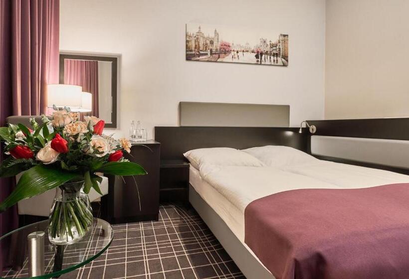 בית מלון כפרי Sky Business