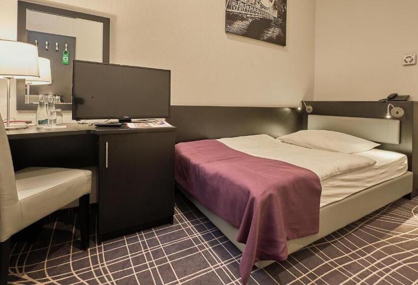 בית מלון כפרי Sky Business