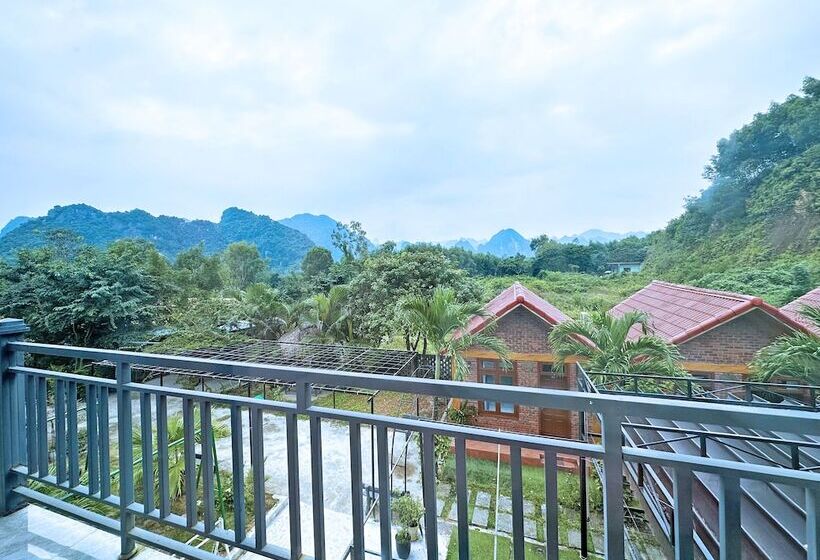 هتل The Hill Villas