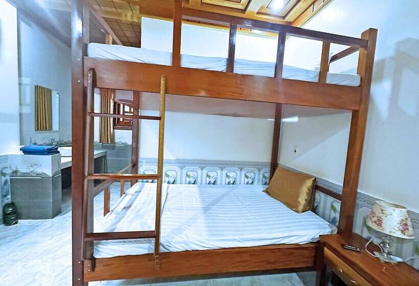 هتل The Hill Villas