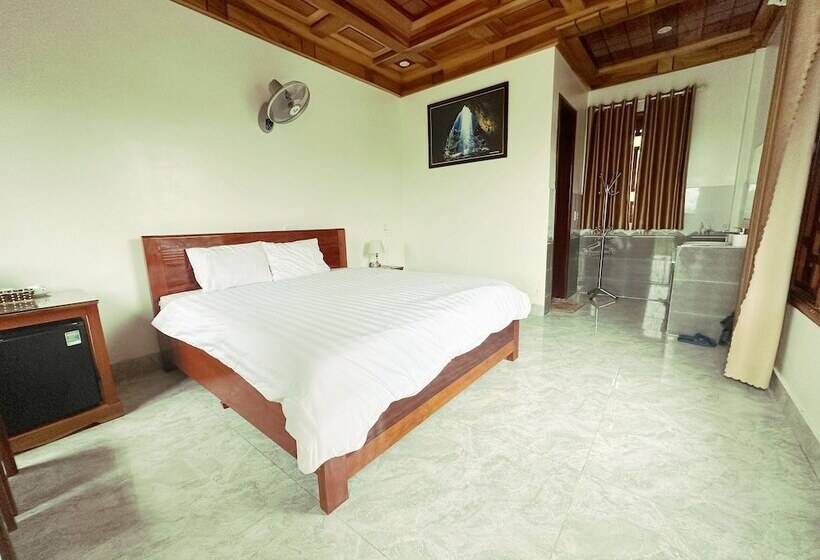 هتل The Hill Villas