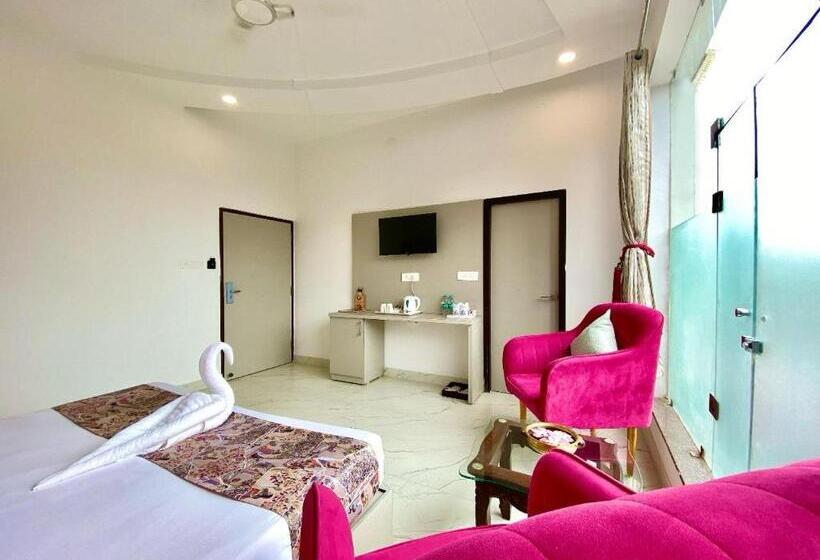 酒店 The Neeraj River Forest Resort Ayurvedic Wellness Center