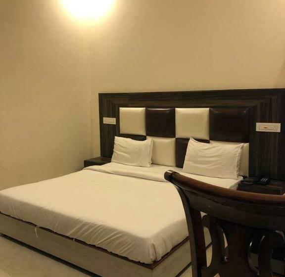 فندق Woodcrest Zirakpur Chandigarh   Luxury Rooms