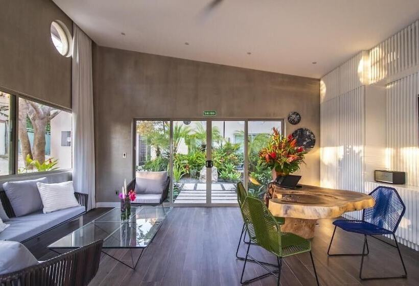 Mother Earth Luxury Boutique Hotel, Restaurant & Spa