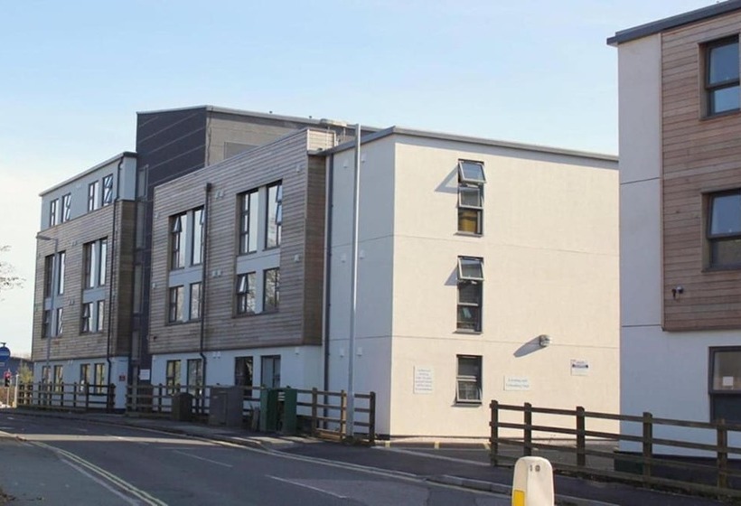 پانسیون Comfortable Ensuite Rooms, Plymouth   Hostel