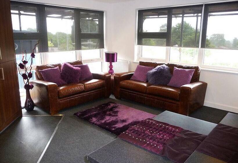 بنسيون Comfortable Ensuite Rooms, Plymouth   Hostel