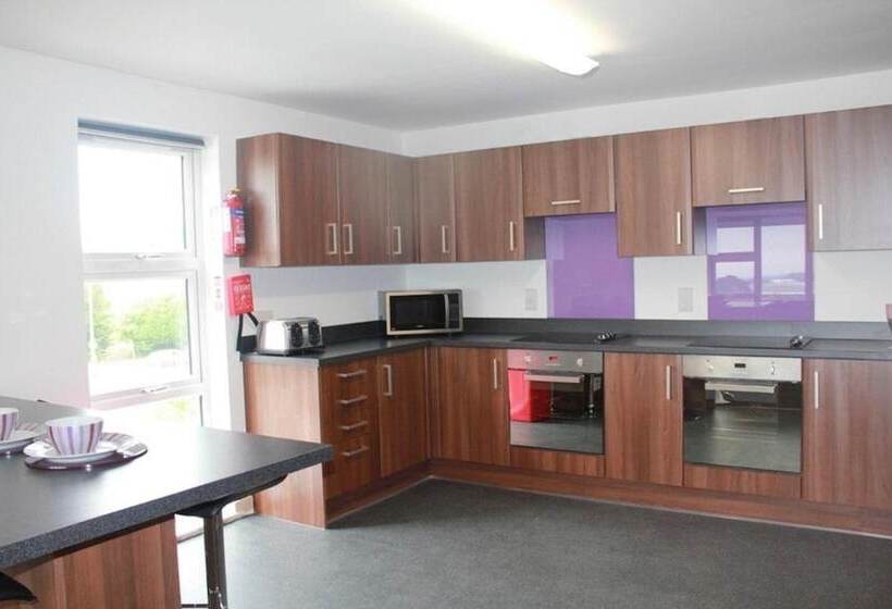 پانسیون Comfortable Ensuite Rooms, Plymouth   Hostel