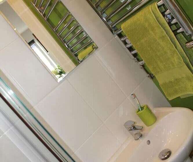 پانسیون Comfortable Ensuite Rooms, Plymouth   Hostel