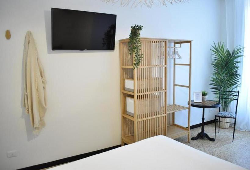 ペンション Ensemble Rooms Di Vayadù