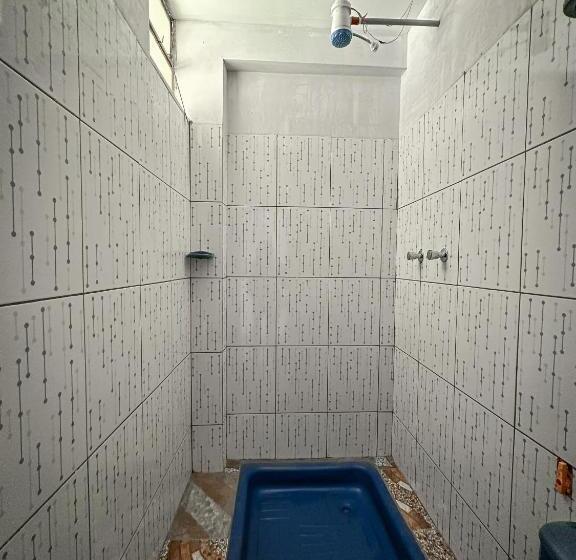 پانسیون Hostal Sol Y Lago