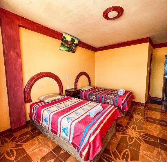 پانسیون Hostal Sol Y Lago