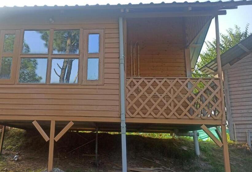 منتجع Golden Valley Cottages, Chail