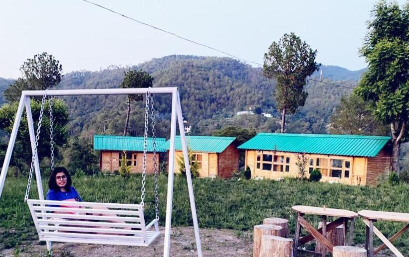 منتجع Golden Valley Cottages, Chail