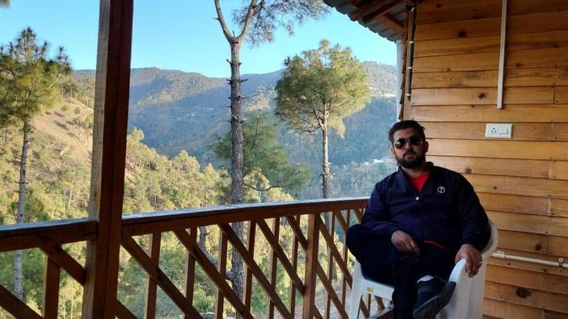 منتجع Golden Valley Cottages, Chail