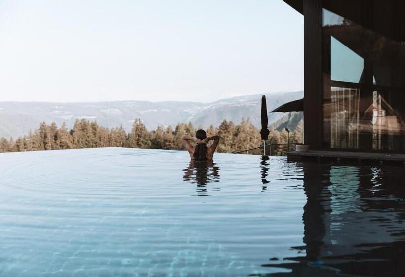 Aeon Hotel   Adults Only Bed & Breakfast