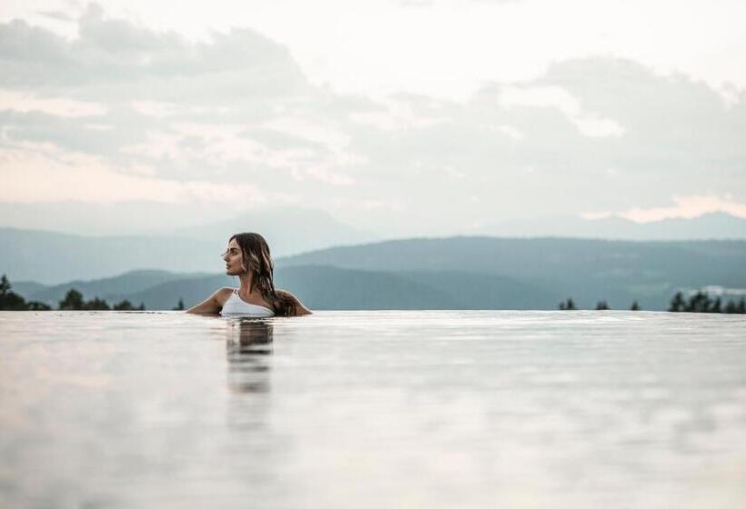 Aeon Hotel   Adults Only Bed & Breakfast