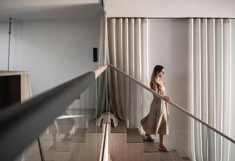 Aeon Hotel   Adults Only Bed & Breakfast