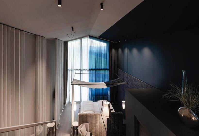 Aeon Hotel   Adults Only Bed & Breakfast