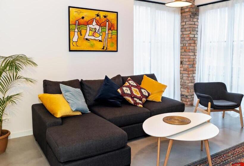 Dilijani Tun Hotel & Restaurant