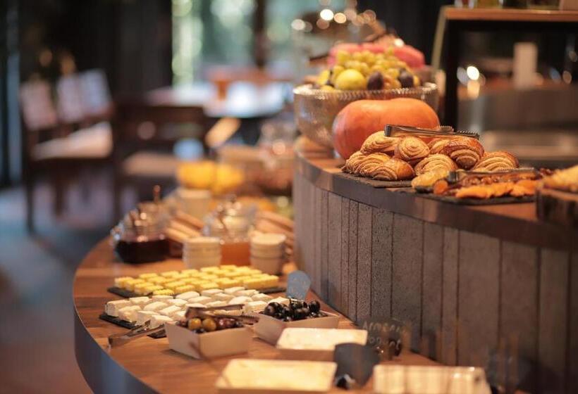 Dilijani Tun Hotel & Restaurant