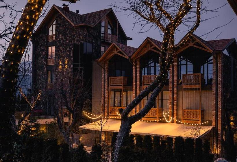 Dilijani Tun Hotel & Restaurant