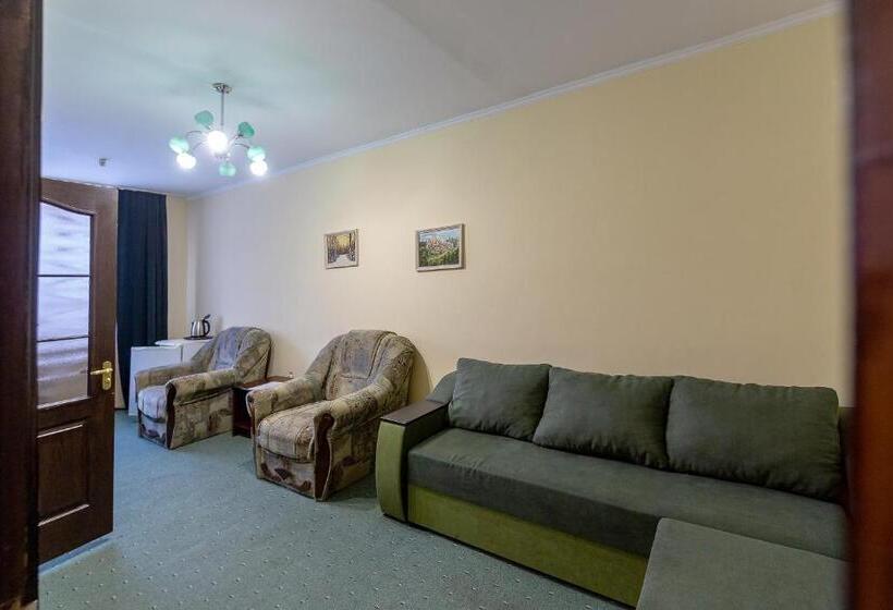 هتل алексік