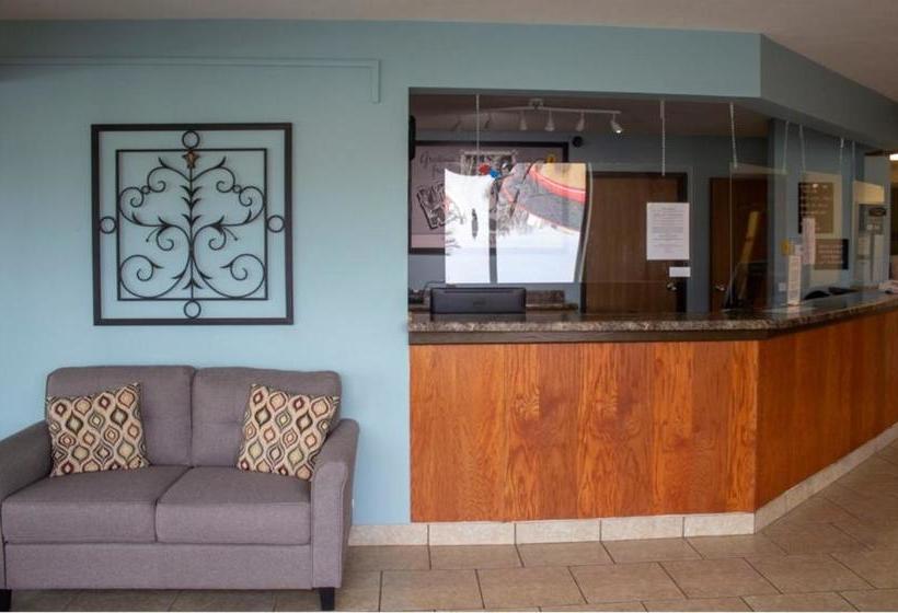 فندق Amerivu Inn And Suites Shawano Wi