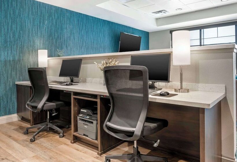 فندق Comfort Inn & Suites