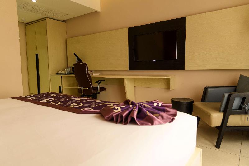 Отель Best Western Plus Soaho Douala Airport