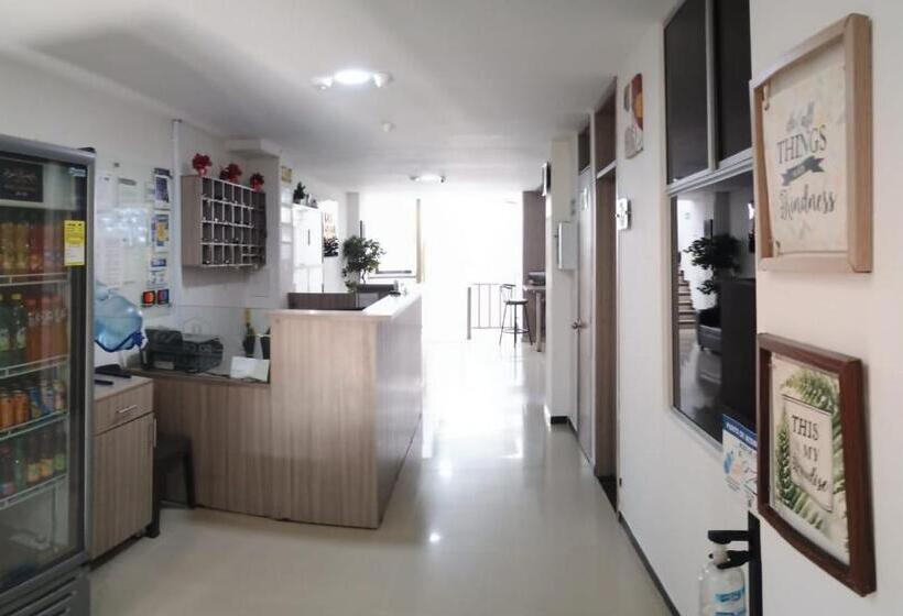 호텔 Cafe Estrella