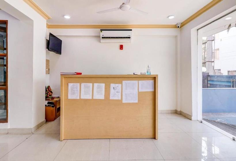 호텔 Collection O 78812 Golden Place