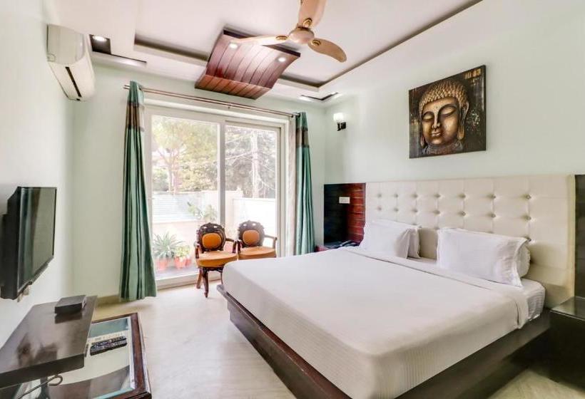 ホテル Vaccinated Staff Collection O Platinum Sqs Key