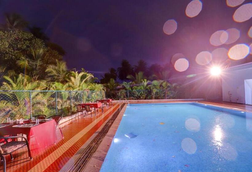 בית מלון כפרי Ezzenza Royal Garden Brindavan Resort