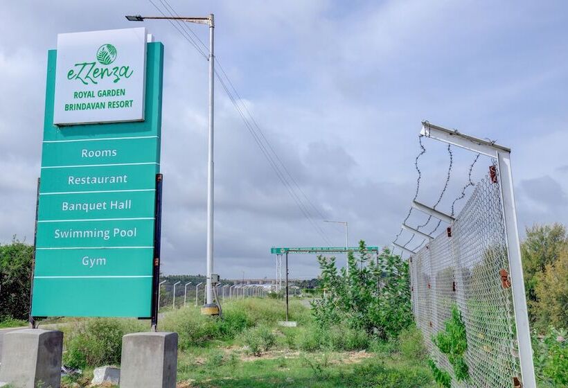 בית מלון כפרי Ezzenza Royal Garden Brindavan Resort