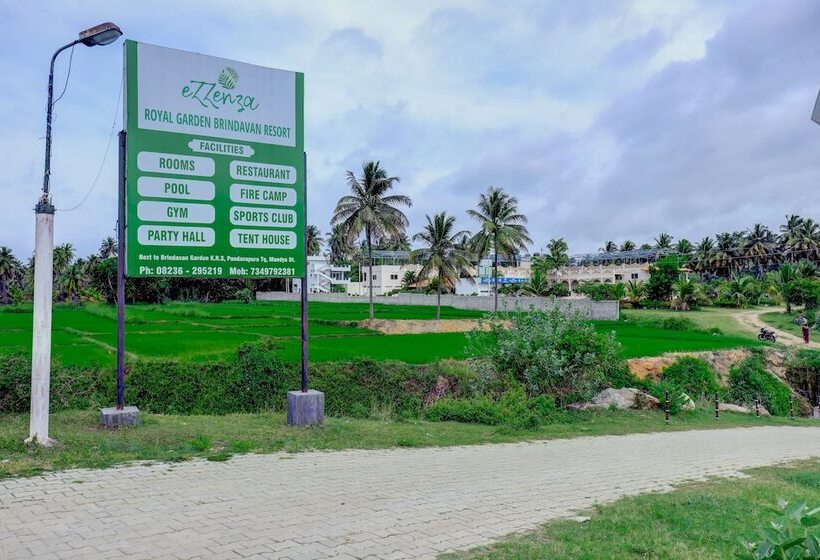 בית מלון כפרי Ezzenza Royal Garden Brindavan Resort