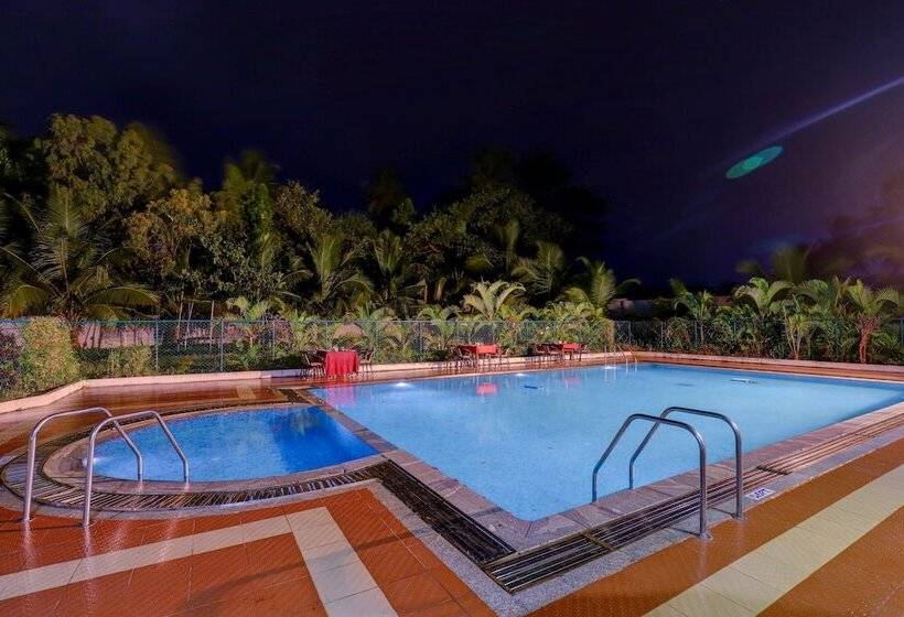 בית מלון כפרי Ezzenza Royal Garden Brindavan Resort