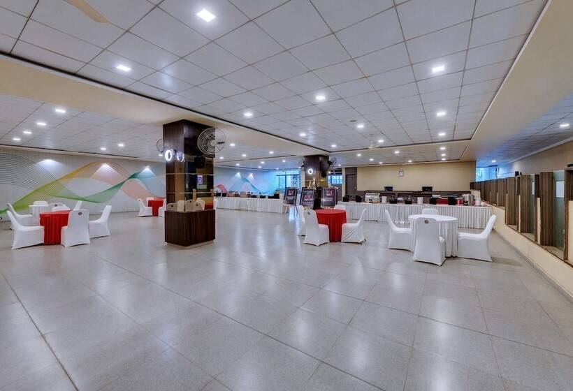 בית מלון כפרי Grand Fortune Beacon Ichalkaranji