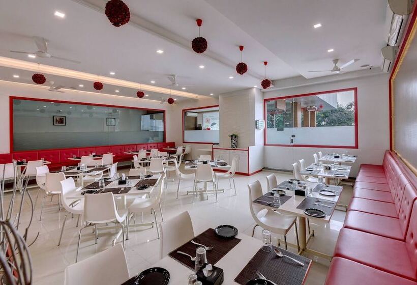 בית מלון כפרי Grand Fortune Beacon Ichalkaranji