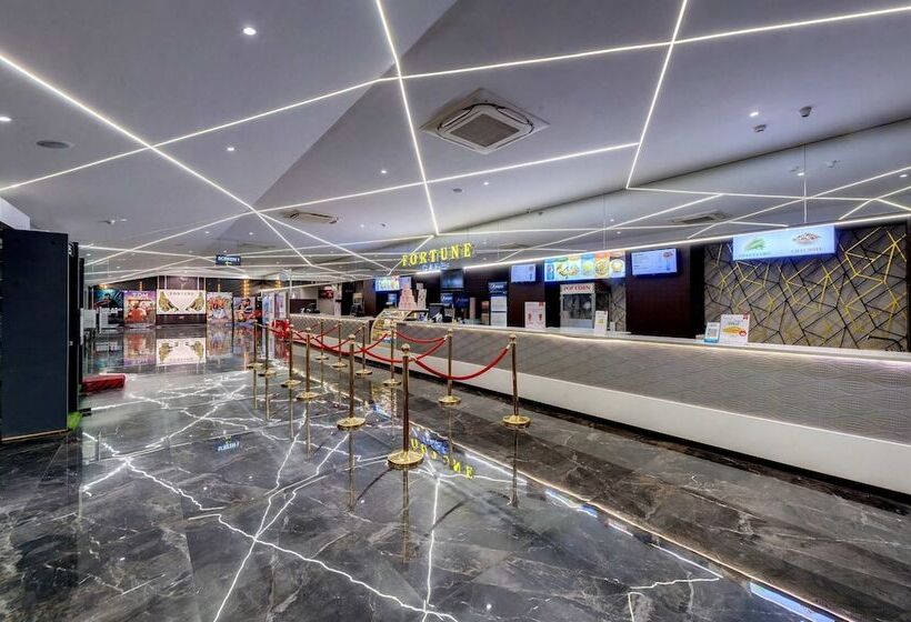 בית מלון כפרי Grand Fortune Beacon Ichalkaranji