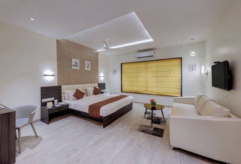 בית מלון כפרי Grand Fortune Beacon Ichalkaranji