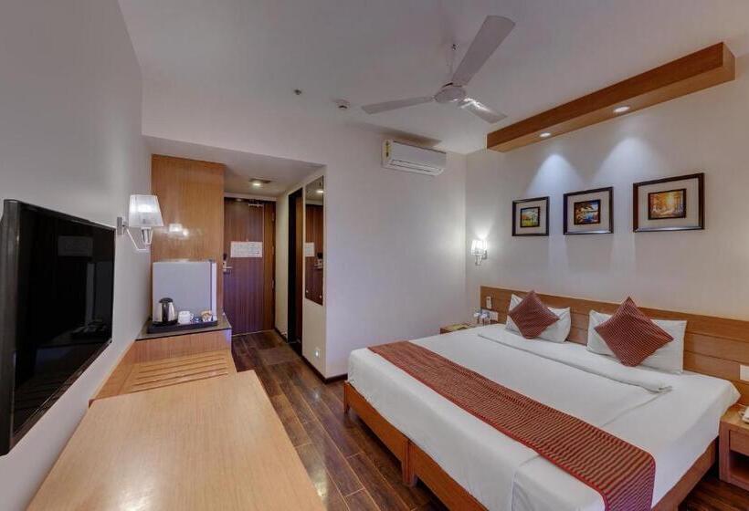 בית מלון כפרי Grand Fortune Beacon Ichalkaranji