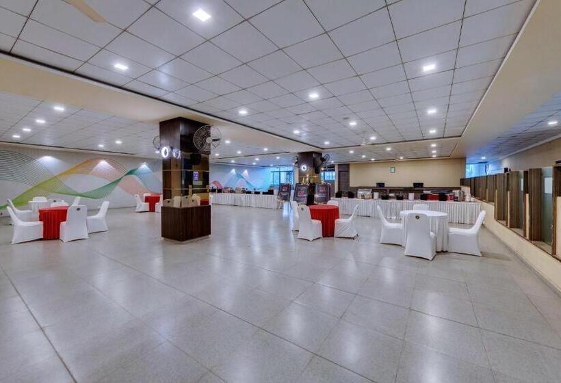 בית מלון כפרי Grand Fortune Beacon Ichalkaranji