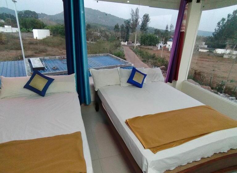 בית מלון כפרי Green Apple Resorts