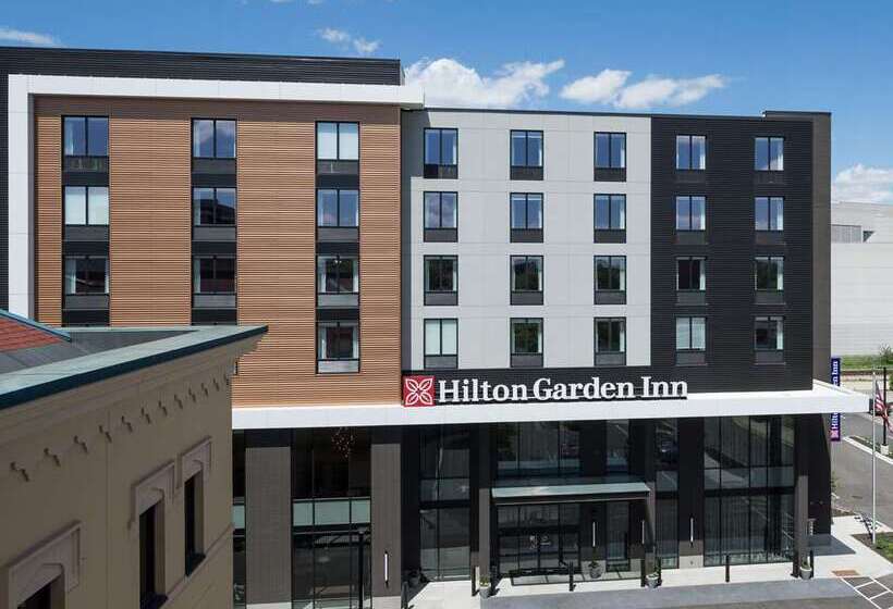 בית מלון כפרי Hilton Garden Inn Madison Downtown
