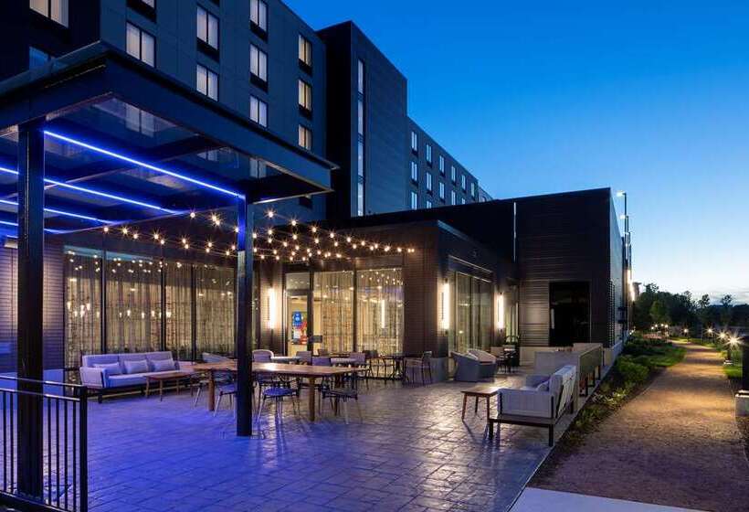 בית מלון כפרי Hilton Garden Inn Madison Downtown