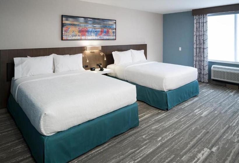 בית מלון כפרי Hilton Garden Inn Madison Downtown