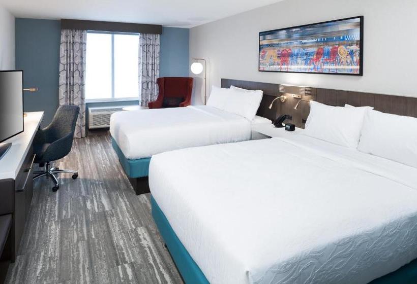 בית מלון כפרי Hilton Garden Inn Madison Downtown