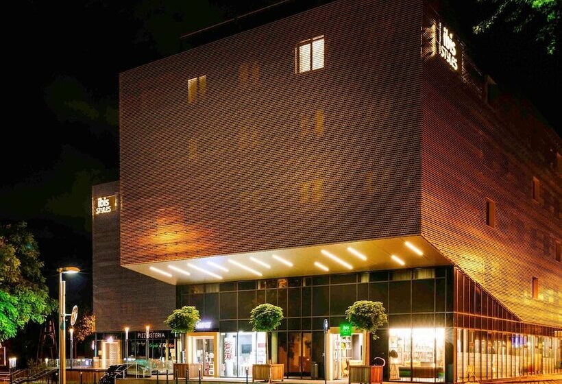 בית מלון כפרי Ibis Styles Arras Centre