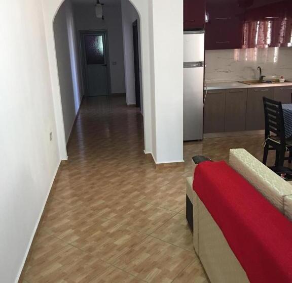 בית מלון כפרי Joni Lukove