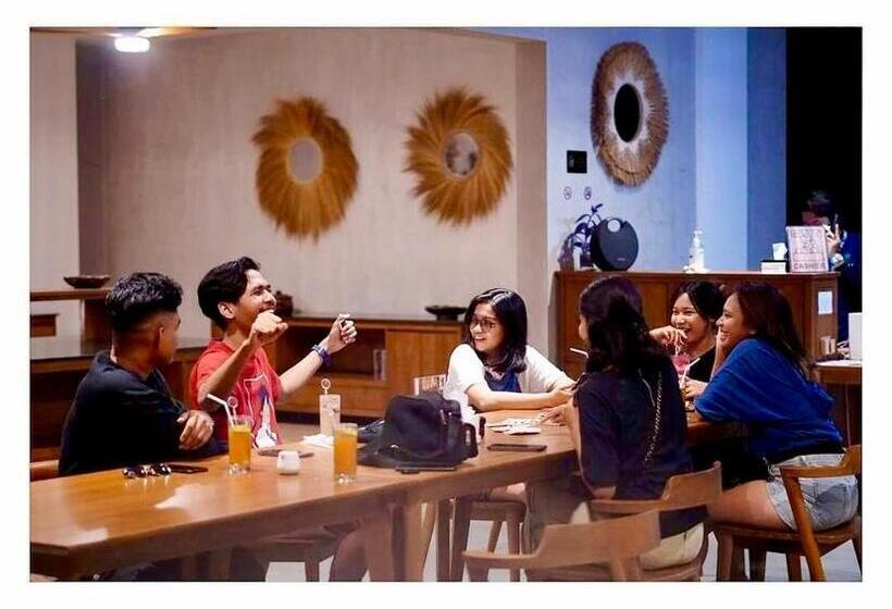 Kambaniru Beach Hotel And Resort